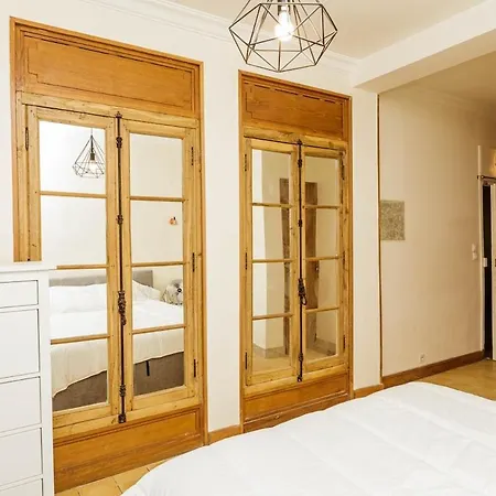 Charming With Terrace In Heart Parigi
