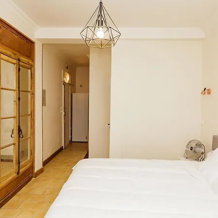 Charming With Terrace In Heart Parigi