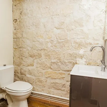Charming With Terrace In Heart Villa Parigi